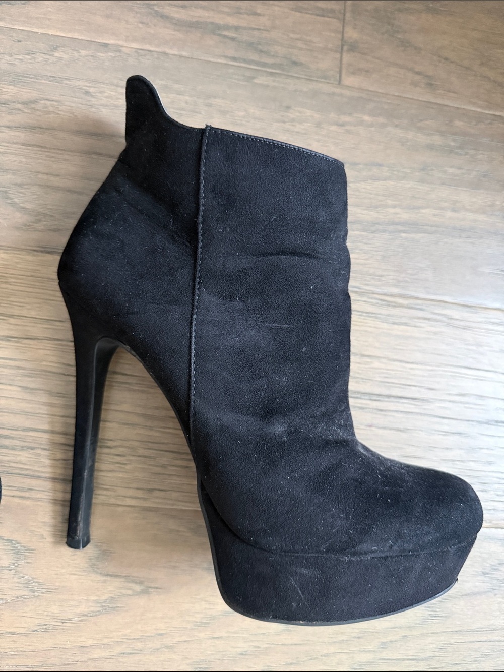 Jessica Simpson Black Suede Platform Ankle Bootie 6